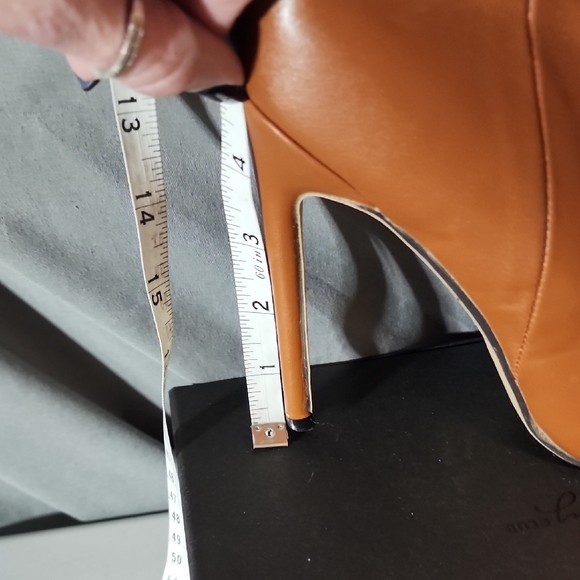 Elegant Brown Heeled Boots - Picture 2 of 5